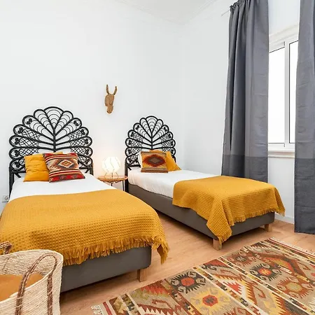 Apartment Charming 2 Bedroom In Campolide!