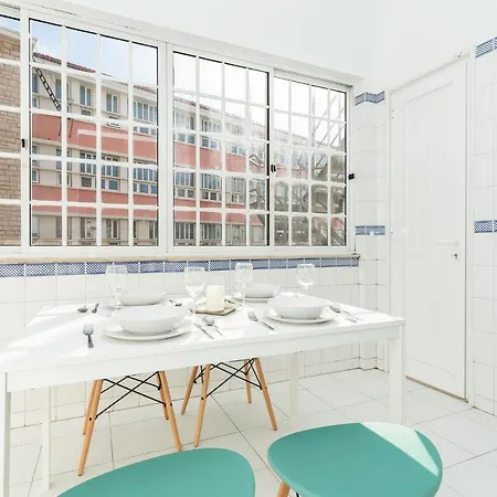 דירה Charming 2 Bedroom In Campolide!