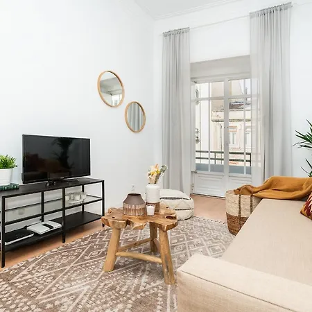 Apartment Charming 2 Bedroom In Campolide! *