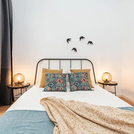 Apartment Charming 2 Bedroom In Campolide!